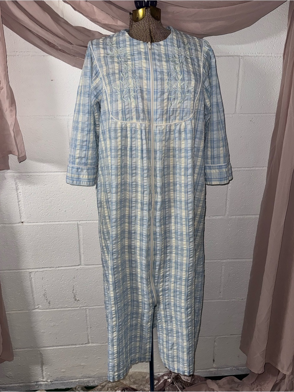 Women’s vintage housecoat